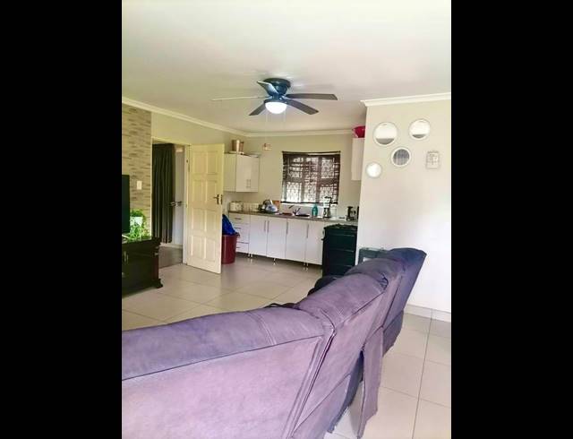 2 BEDROOM HOUSE FOR SALE IN UMLAZI CC